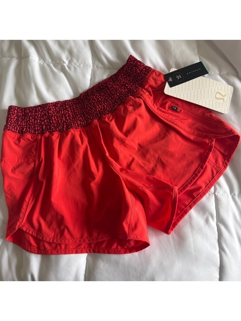 🆕❤️ Lululemon Tracker Short III - Alarming Miss Mosaic Red Grape